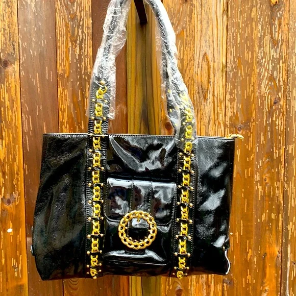 The Find Bags The Find Black Patent Leather Shoulder Bag With